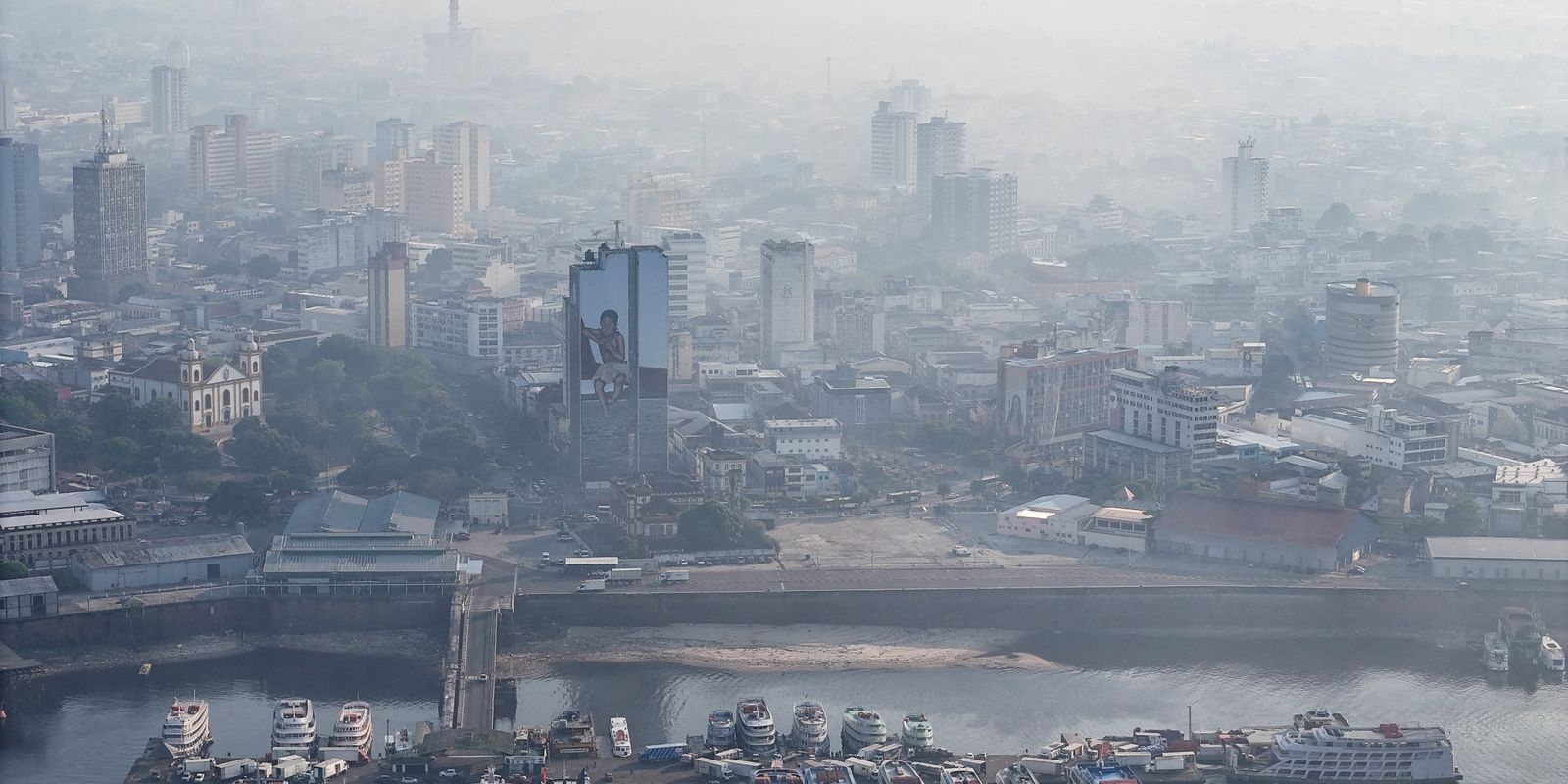 Qualidade do ar melhora em Manaus, mas aulas presenciais seguem suspensas